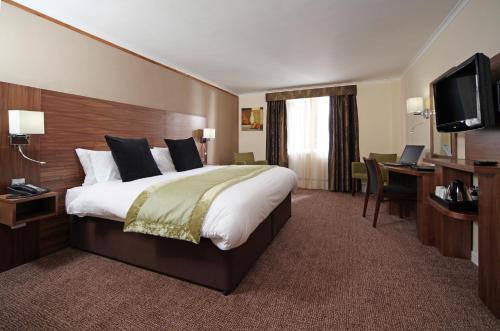 Mercure Letchworth Hall Hotel