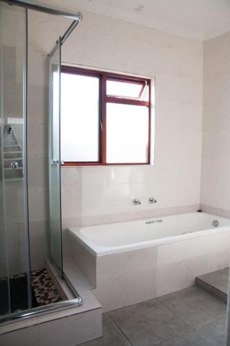 Altona Lodge Room Type - Standard Double Room with Shared Bathroom Altona Lodge Room Type - Standard Double Room with Shared Bathroom