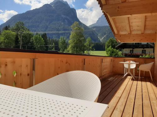 ระเบียง/ชานเรือน, Chalet Wirklich Wunderbar in ไรน์ดเลา