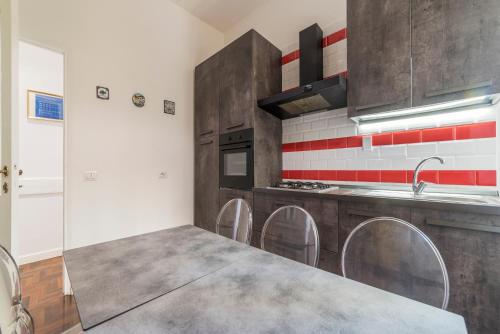 Musei Vaticani Stylish Apartment - image 7
