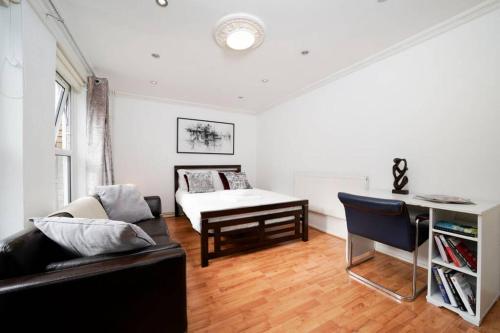 Studio Size Room with Garden (Haggerston/London Fields)