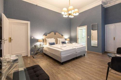 Hotel Monopol - Central Station, Франкфурт-на-Майне (фото 10)