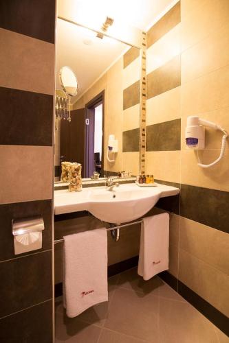 Grami Hotel Sofia, София (фото 5)