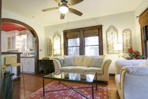 Keasbey Cottage in Austin, USA