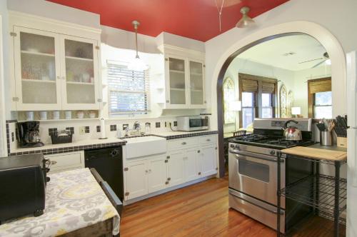 Keasbey Cottage in Austin, USA
