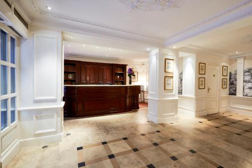 Лоби, Golden Tulip Hotel Washington Opera in 1st - Louvre - Chatelet