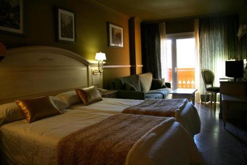 Room #1690416