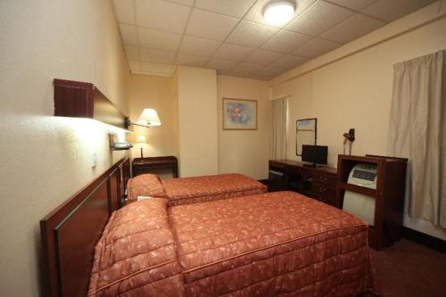 2 twin beds