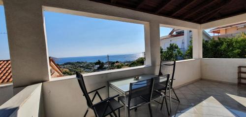  private flat with amazing view in Anavyssos