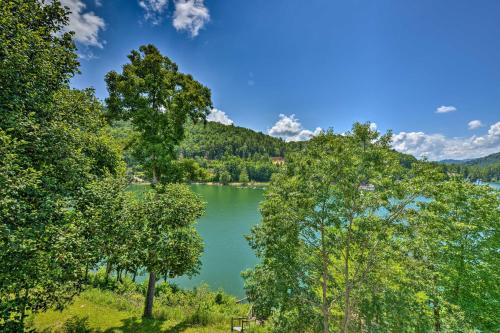 Renovated Home with Private Dock on Watauga Lake in Butler, USA