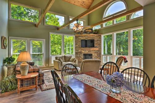 Renovated Home with Private Dock on Watauga Lake in Butler, USA