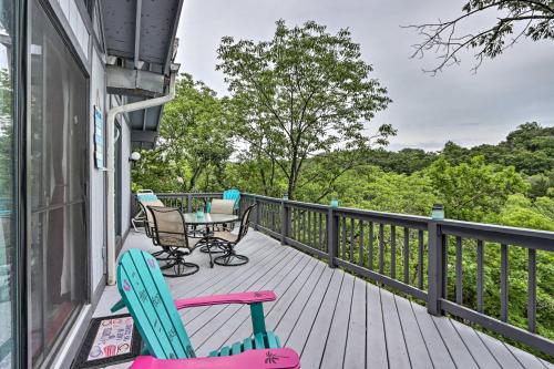 Osage Beach Home with Deck Less Than 1 Mi to the Lake!