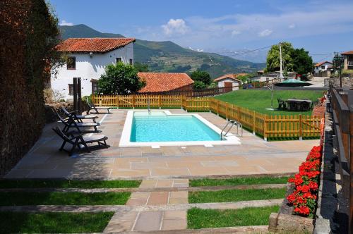  Casa Rural Los Llares in Lerones