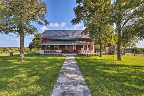 Chic Farmhouse - Wine Tasting and Church Tour!