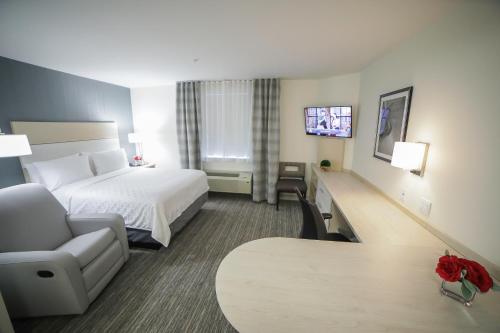 Candlewood Suites Miami Intl Airport - 36th St, an IHG Hotel