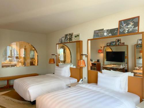 room detail thumbnail 1