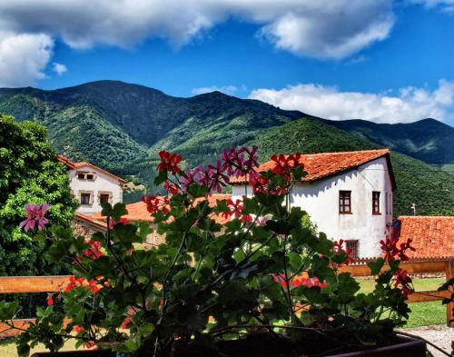  Casa Rural Los Llares in Lerones