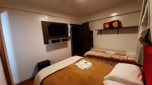 1 double bed, 1 twin bed