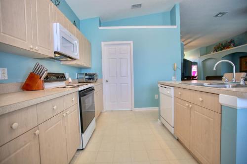 2 Miles to Disney 4 BR Windsor Palms Resort Villa with Private Pool - image 14
