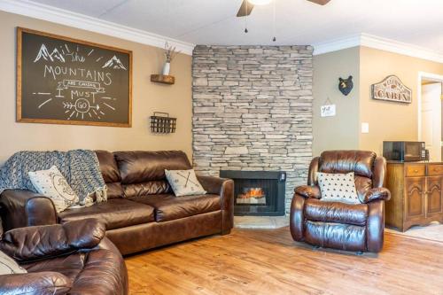 Downtown Gatlinburg Gem 102 - Walk to the Shops & Trails Downtown Gatlinburg Gem 102 - Walk to the Shops & Trails