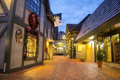 Downtown Gatlinburg Gem 102 - Walk to the Shops & Trails Downtown Gatlinburg Gem 102 - Walk to the Shops & Trails