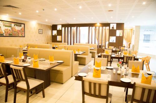 Restaurant, THE CASTLE PREMIUM HOTEL in Musherib