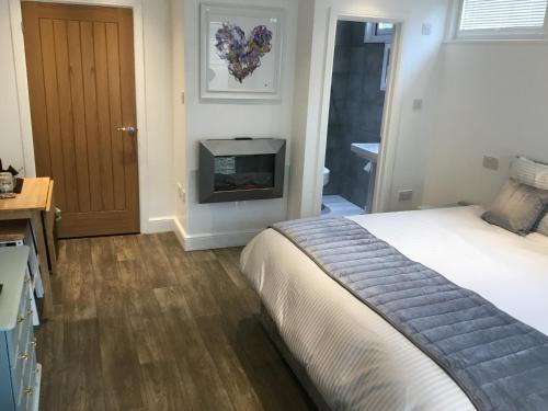 Westlea Guest House - image 10