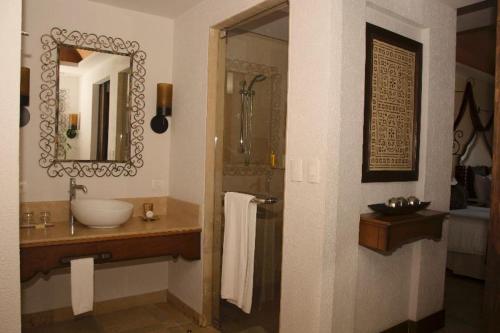 Bathroom, Secrets Puerto Los Cabos Golf & Spa Resort - All Inclusive - Adults only in San Jose Del Cabo