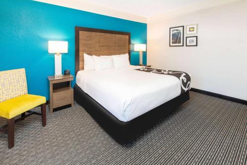 La Quinta by Wyndham Tampa Brandon Regency Park - image 2