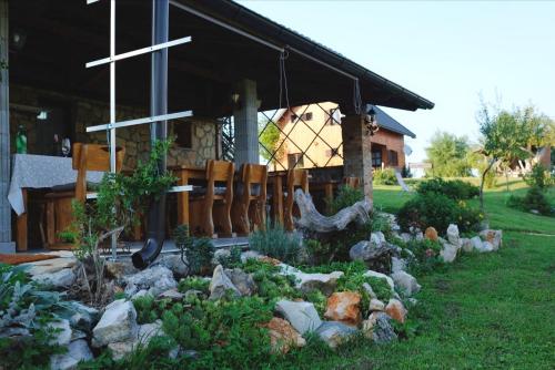 House Izvor