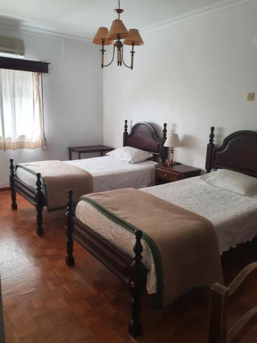 Hotel Novo Dia in เมดา