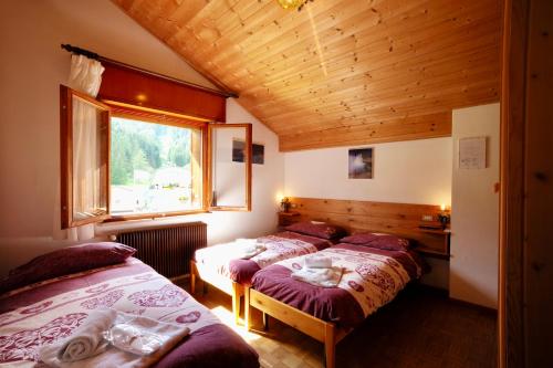 Triple Room with Mountain View