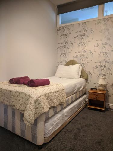 Buile Hill Holiday Flats - image 4