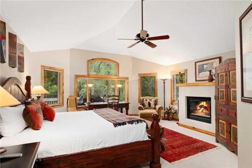 254 Arrowhead Dr Unit B Duplex - main image