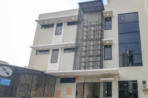 Exterior view of COZROOMS near MRT, Plaza Indonesia, and Grand Indonesia