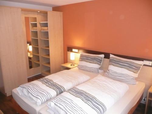 1 double bed