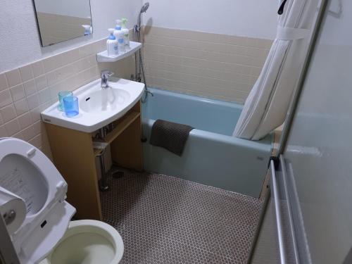 3 twin beds
