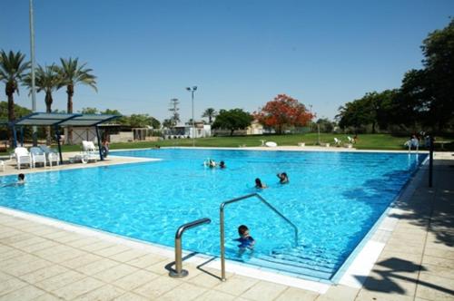 Swimming pool, רגע ערבה in City Center