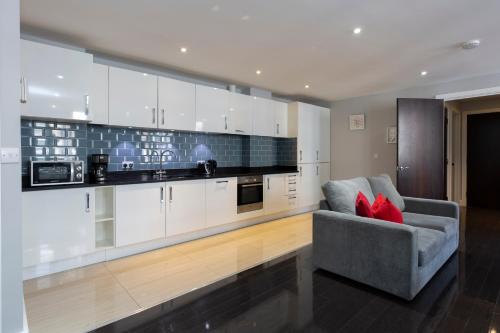 Luxury Central City of London Apartments - image 5