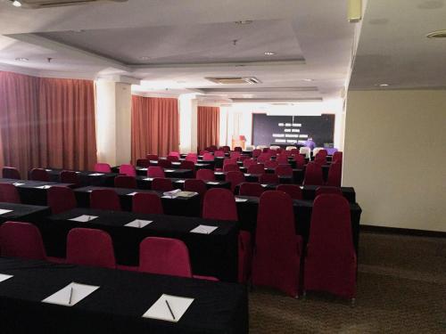 Hotel Grand Crystal