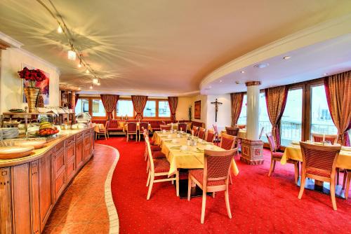 Restoran, Hotel Garni Urezza in Ischgl