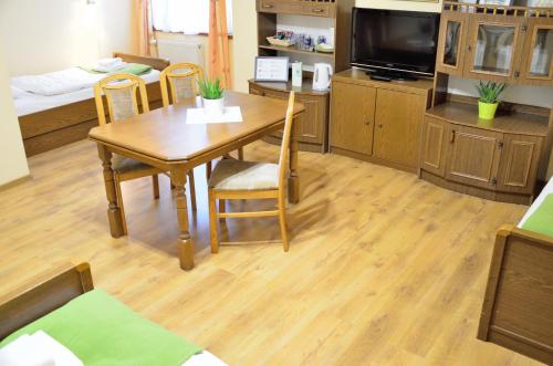 Makanan dan Minuman, WenderEDU Business Center in Kota Satelit Wroclaw