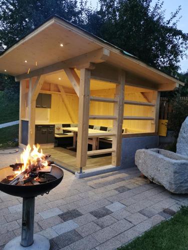 Bejárat, Beim Rohrer in Rattenbach