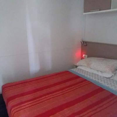 1 double bed, 2 twin beds