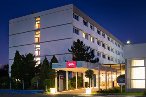 Entrance, Hotel Mercure Paris Le Bourget in Le Blanc-Mesnil