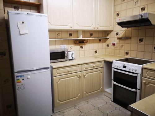 Two bedroom corporate and family stay with parking in popular location