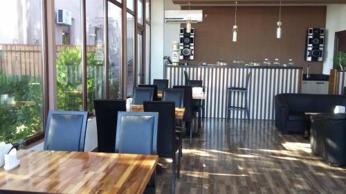 餐厅, комфорт in 马尔内乌利