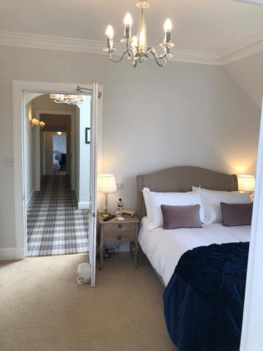 Ballifeary Guest House - image 4