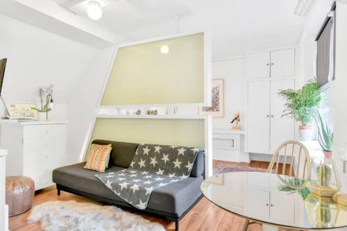 Studio Flat In The Heart Of London - Y2, Moorgate, London