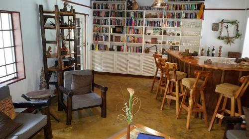 Pub/Ruang Rehat, Thokozani Lodge in Yaverland
